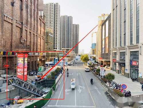 淮河路人行天桥扶梯即将启用，市民出行更便捷